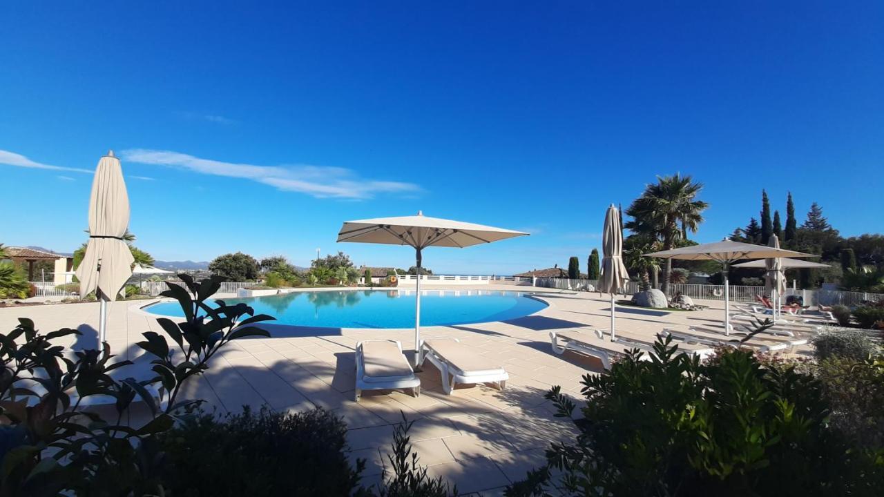 Domaine Du Golf De - Le Saint Andrews Apartment *
